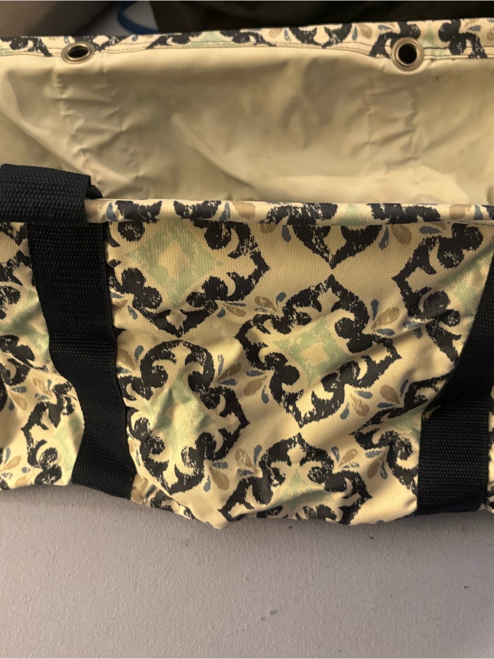 thirty-one white Large Utility Tote with blue/Navy Patterned Accents - Picture 3 of 4